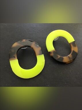 Vintage Neon Yellow and Tortoiseshell Oval Hoop Earrings